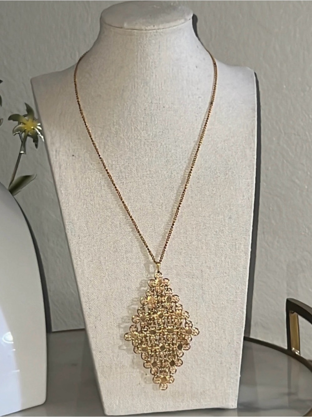 Vintage Sarah Coventry necklace gold-tone
